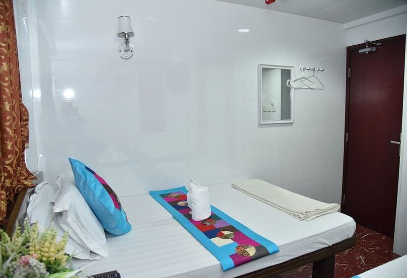 اتاق استاندارد, Delta Lounge