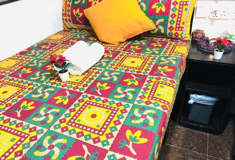 اتاق خانوادگی, Delta Lounge