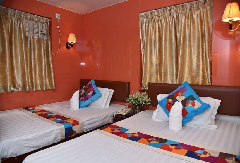 اتاق خانوادگی, Delta Lounge