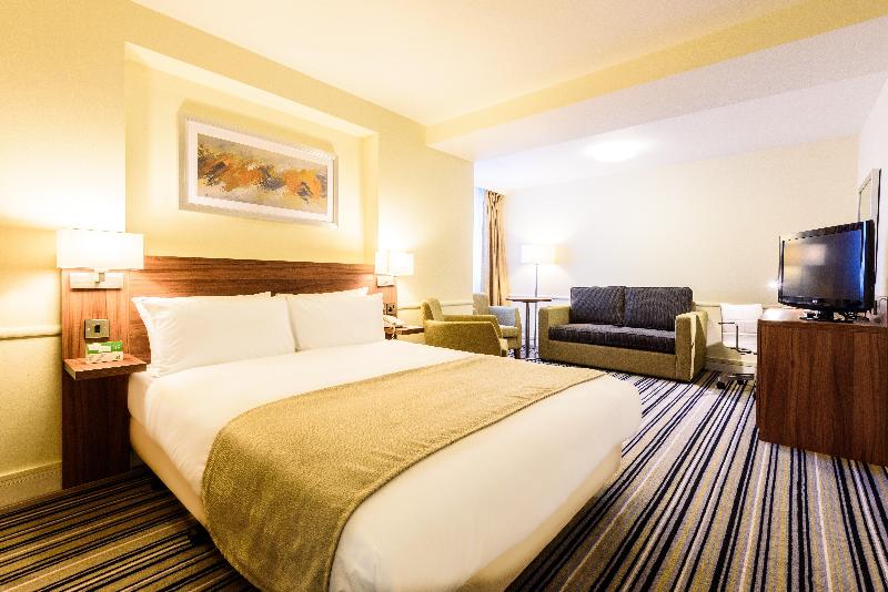 تختخواب در اتاق مشترک, Delta Lounge