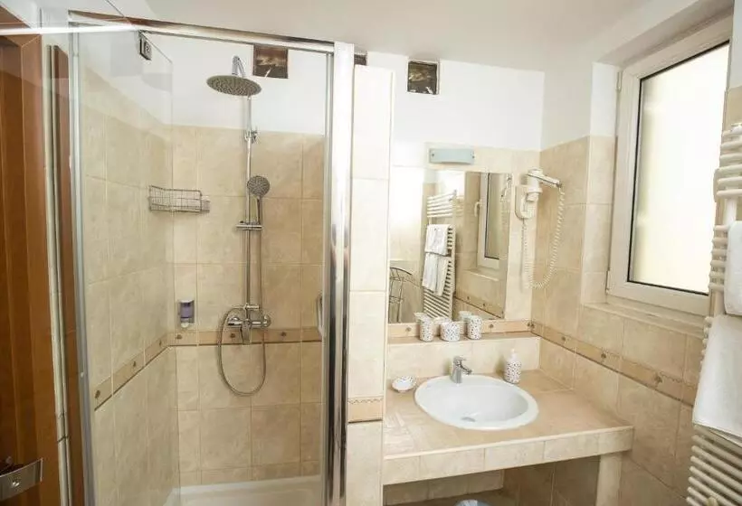Suite, Dóm