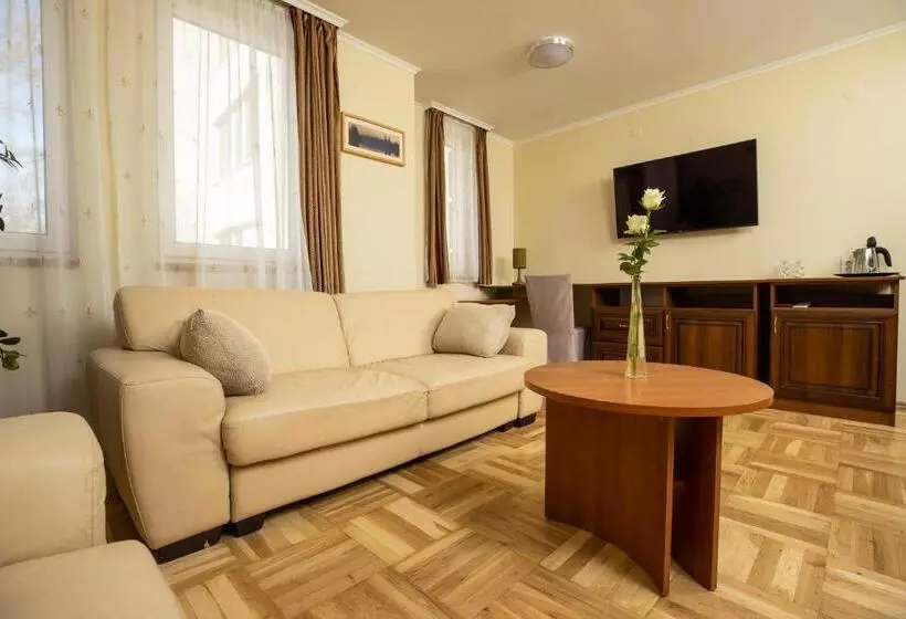 Suite, Dóm