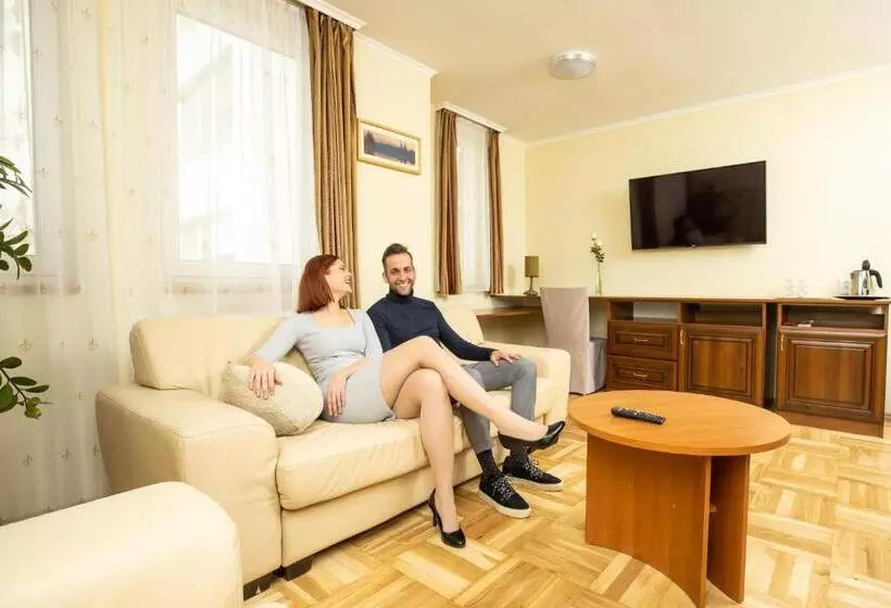 Suite, Dóm