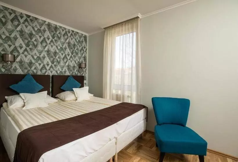 Standardzimmer, Dóm