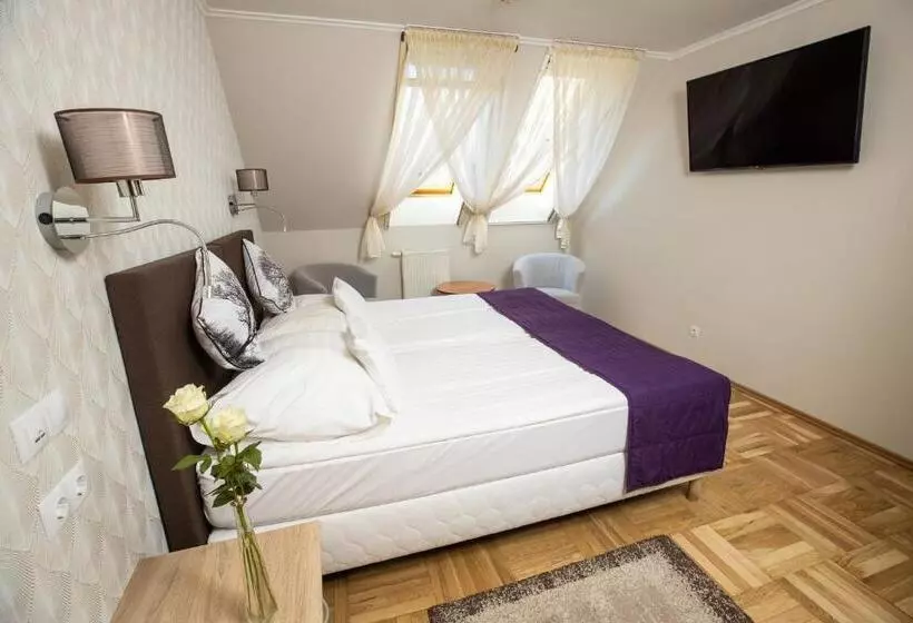 Standardzimmer, Dóm