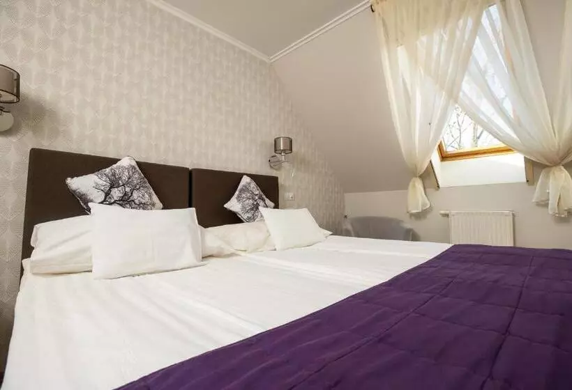 Standardzimmer, Dóm
