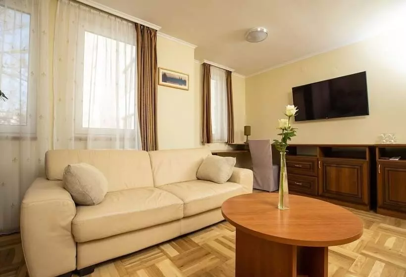 Suite, Dóm