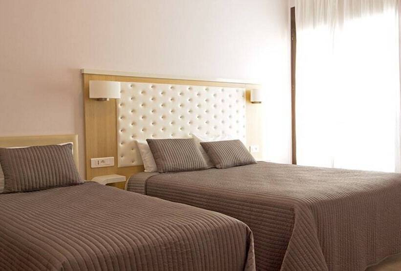 スタンダードトリプルルーム, Hôtel Côté Ventoux