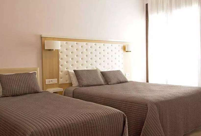 スタンダードトリプルルーム, Hôtel Côté Ventoux