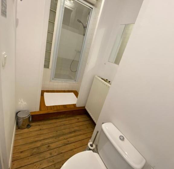 带共用浴室的标准房间, La Residence Manoir De La Salamandre