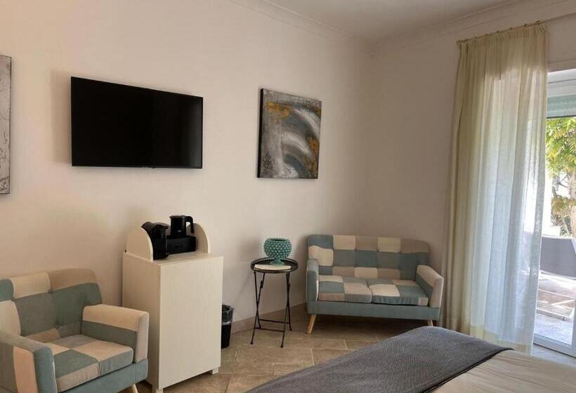 اتاق استاندارد با تراس و چشم‌انداز دریا, Orsa Maggiore