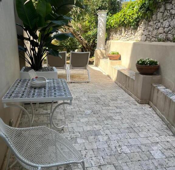 اتاق استاندارد با تراس, Orsa Maggiore