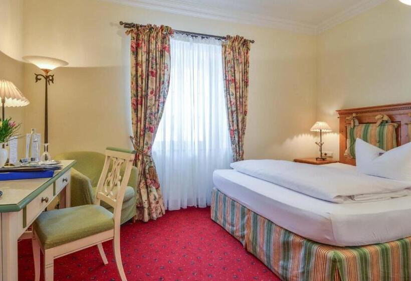 חדר קומפורט יחיד, Post Murnau