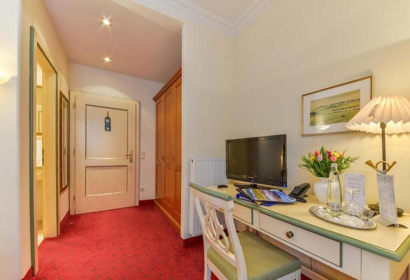 חדר קומפורט יחיד, Post Murnau