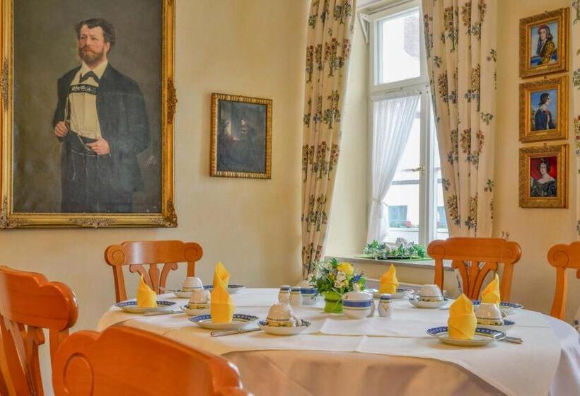 חדר קומפורט, Post Murnau