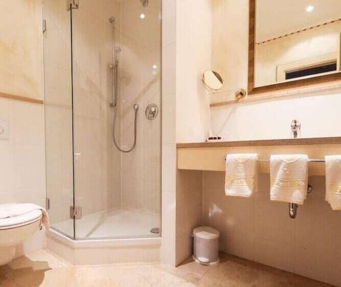 חדר סטנדרט, Post Murnau