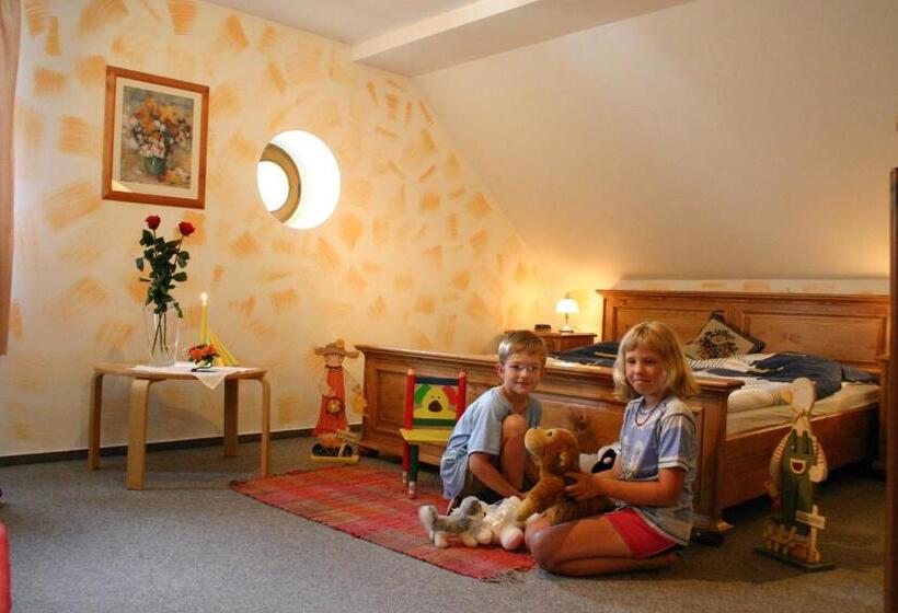 Номер Стандарт Трехместный, Resort Stein