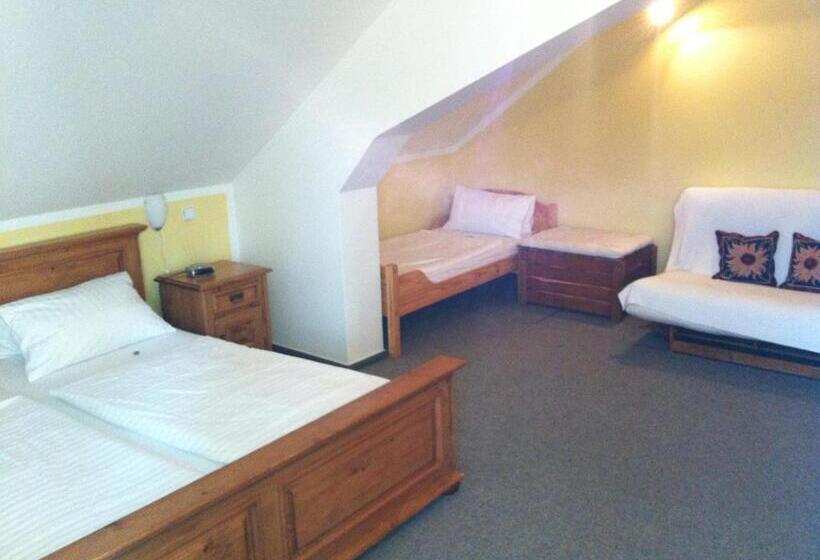 标准三人间, Resort Stein