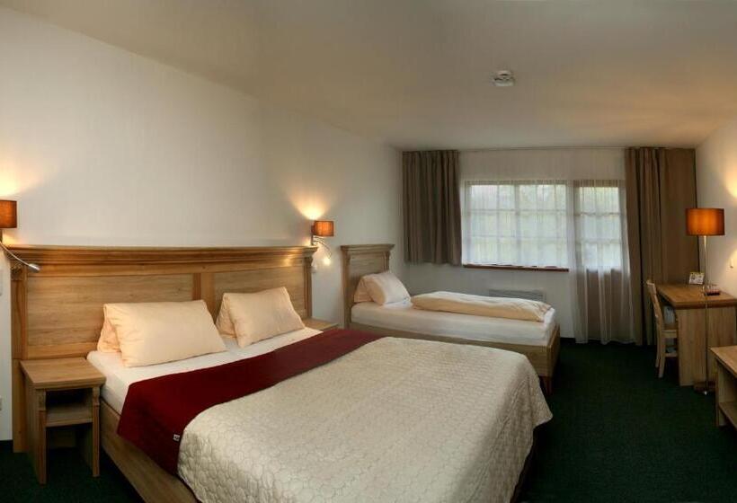 高级三人间, Resort Stein