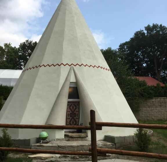 Standard Tent, Resort Stein