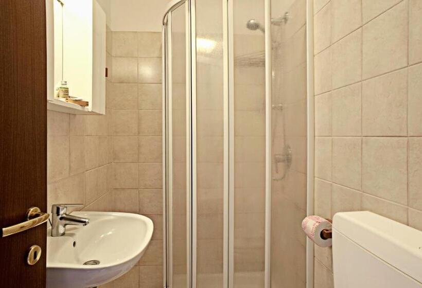 اتاق استاندارد چهار تخته, Silvana