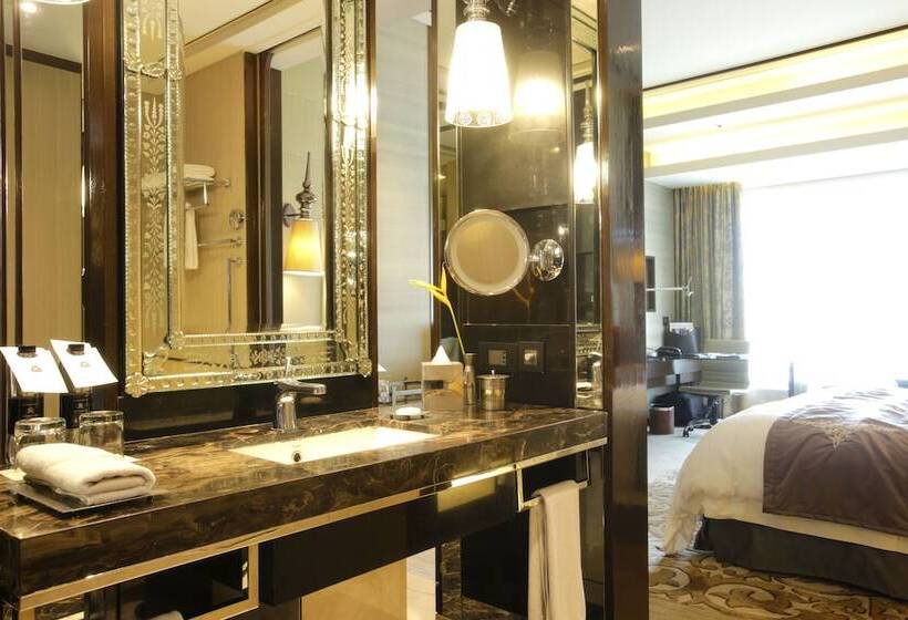 1 Bedroom Apartment City View, The St. Regis Mumbai