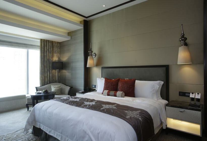 1 Bedroom Apartment City View, The St. Regis Mumbai