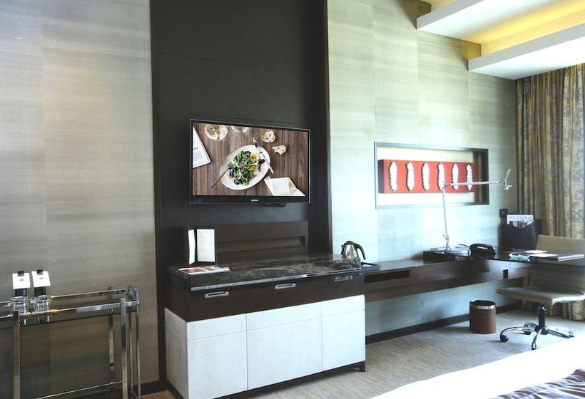 1 Bedroom Apartment City View, The St. Regis Mumbai