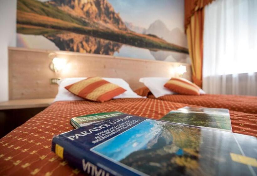 חדר סטנדרט, Touring