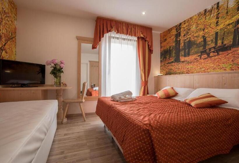 חדר סטנדרט, Touring