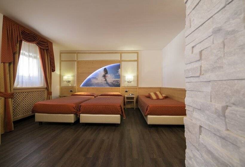 חדר סטנדרט לשלושה, Touring