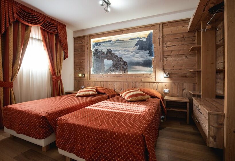 חדר סטנדרט לשלושה, Touring