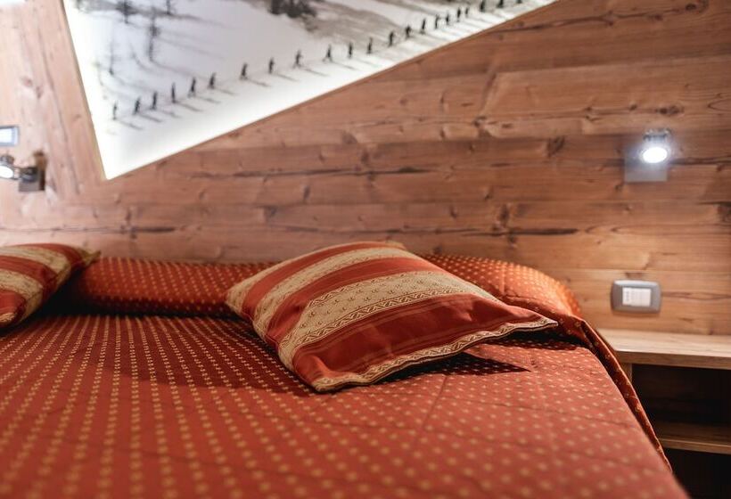 חדר סטנדרט לארבעה, Touring