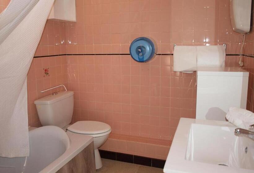 اتاق استاندارد, Hôtel Restaurant   Villa Les Sirènes