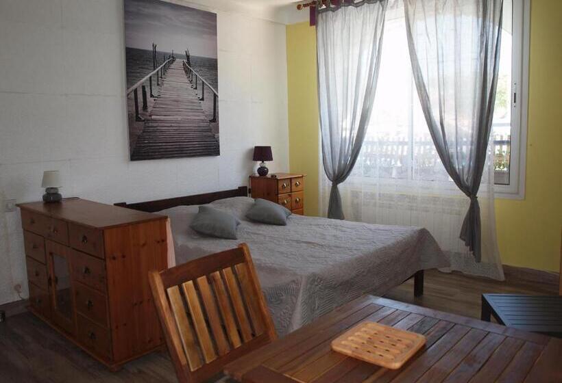 استودیوی استاندارد, Hôtel Restaurant   Villa Les Sirènes