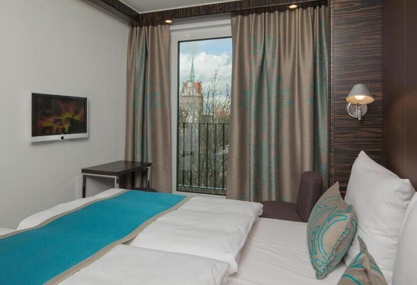 스탠다드 룸 킹사이즈 침대, Motel One Rostock