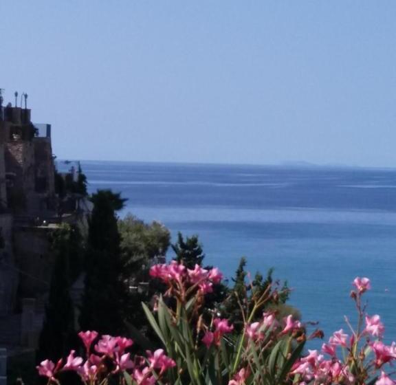 带2个卧室带海景的公寓, Florenza Residence