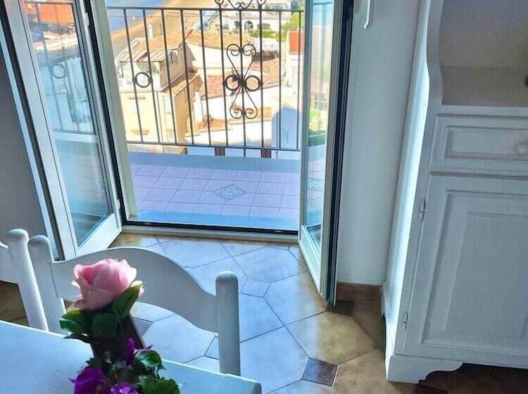 海景标准带阳台一室公寓, Florenza Residence