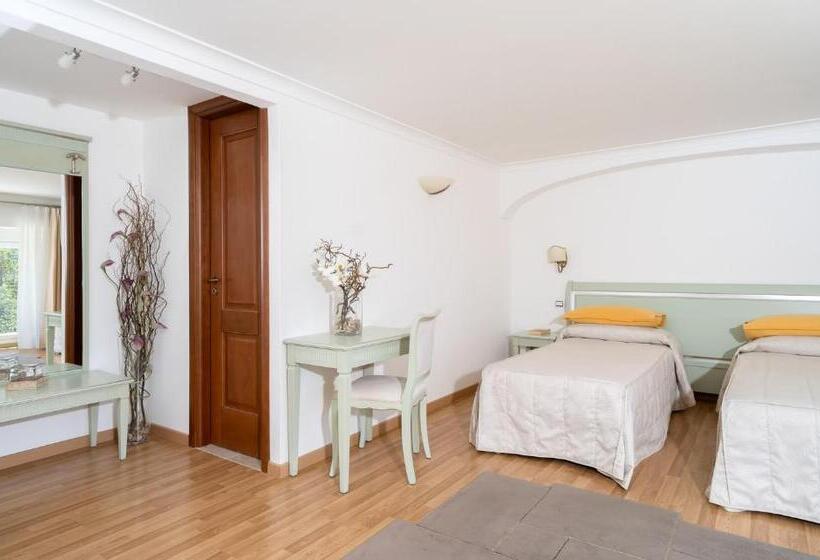 سوییت جونیور با چشمانداز جانبی دریا, Villa Ceselle