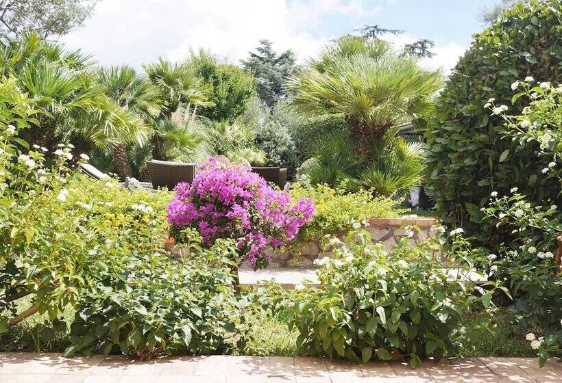 اتاق استاندارد با چشمانداز باغ, Villa Ceselle