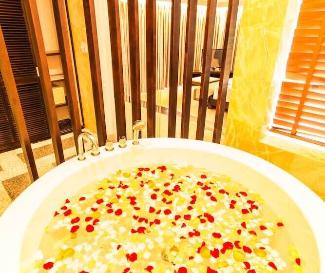 اتاق پریمیوم با چشمانداز باغ, Villa Del Sol Beach Resort & Spa