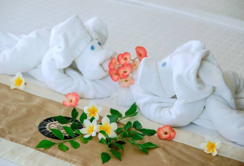اتاق لوکس با چشم‌انداز باغ, Villa Del Sol Beach Resort & Spa