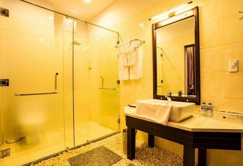 اتاق لوکس با چشمانداز باغ, Villa Del Sol Beach Resort & Spa