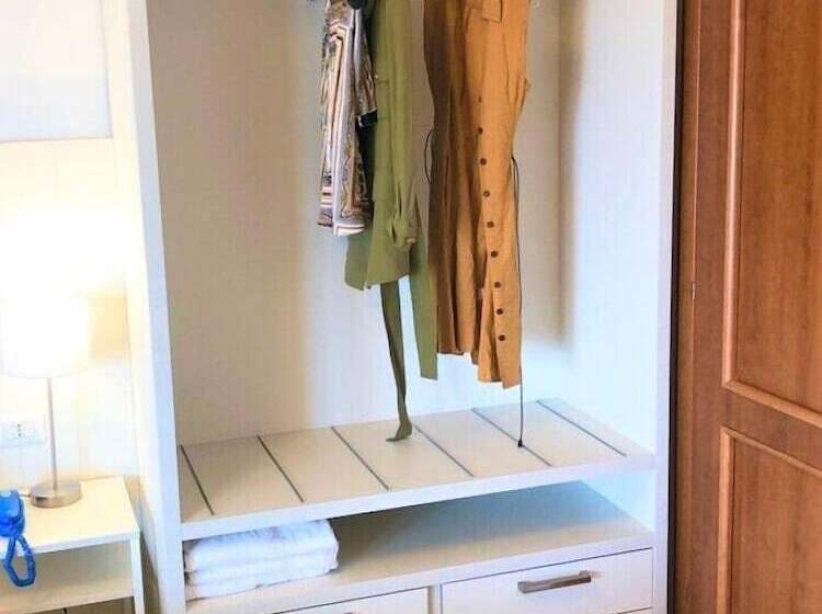 غرفة ديلوكس ثلاثية مطلة على البحر, Villa Eleonora