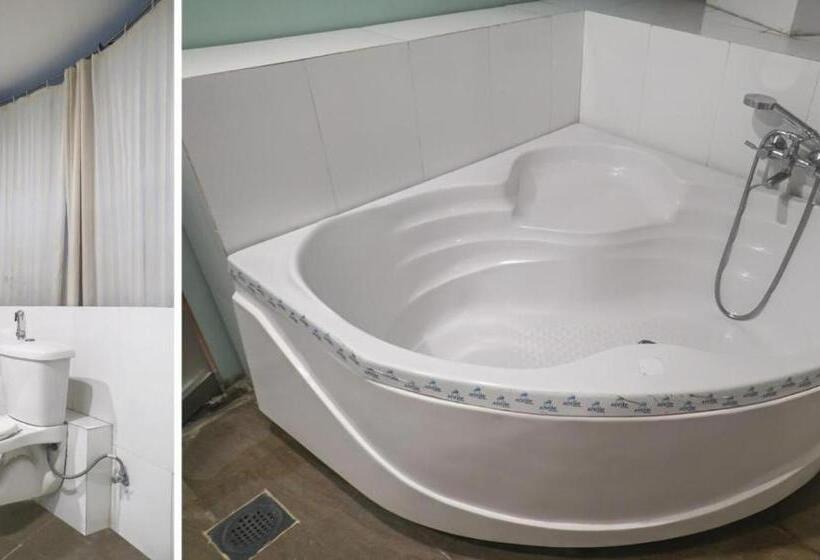 جناح إدارى, Shivas Inn