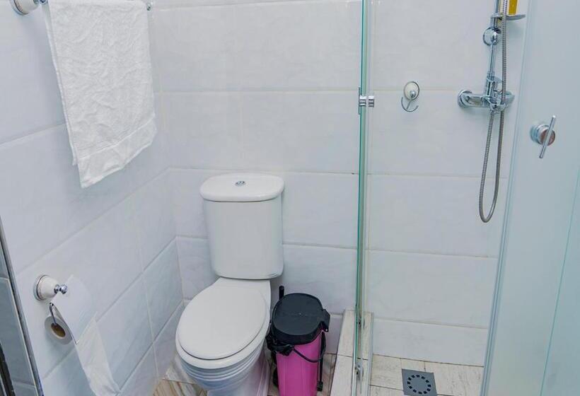 اتاق لوکس با تخت بزرگ, La Viv Royal