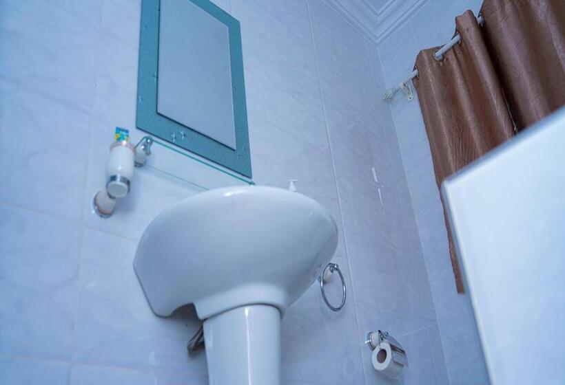 اتاق لوکس با تخت بزرگ, La Viv Royal