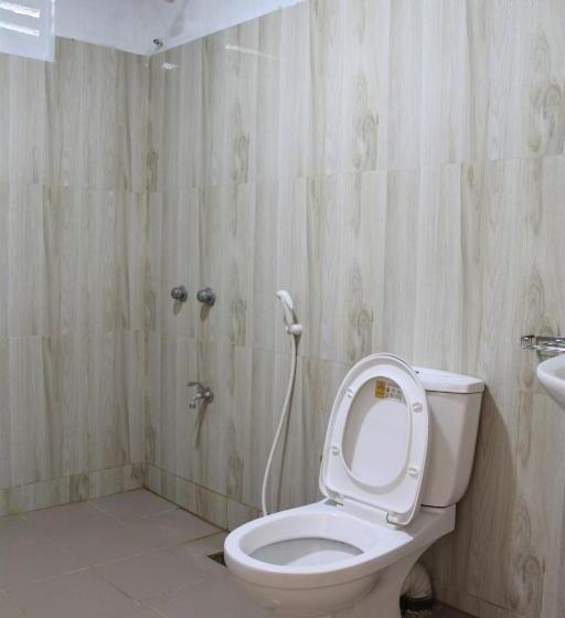 غرفة ديلوكس, The Sisara