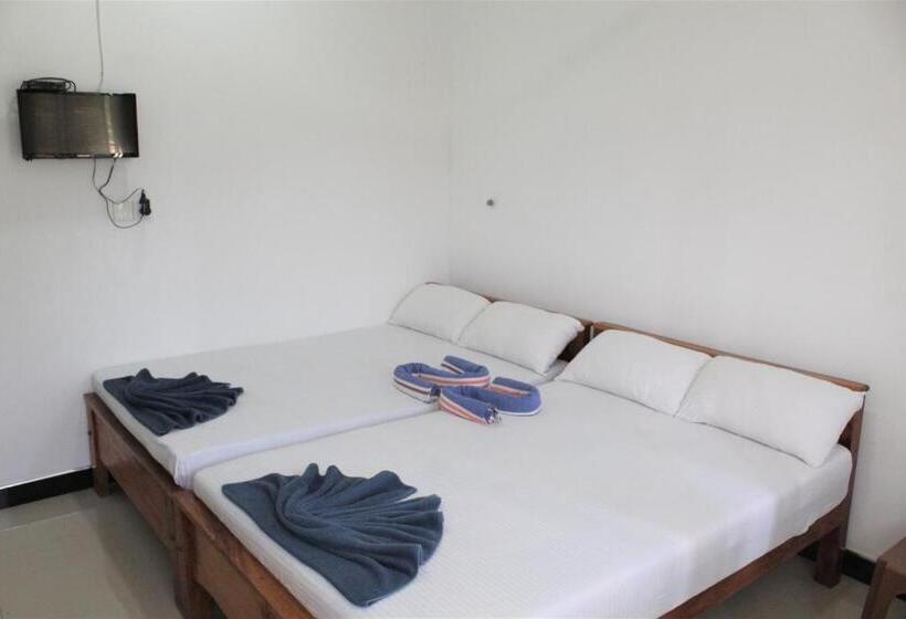 غرفة ديلوكس رباعية, The Sisara