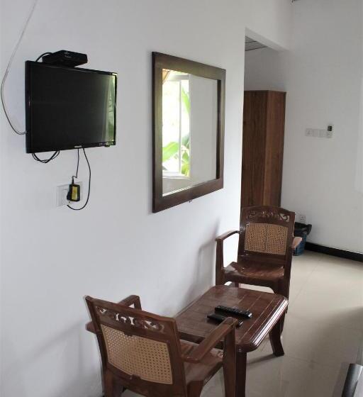 غرفة ديلوكس رباعية, The Sisara